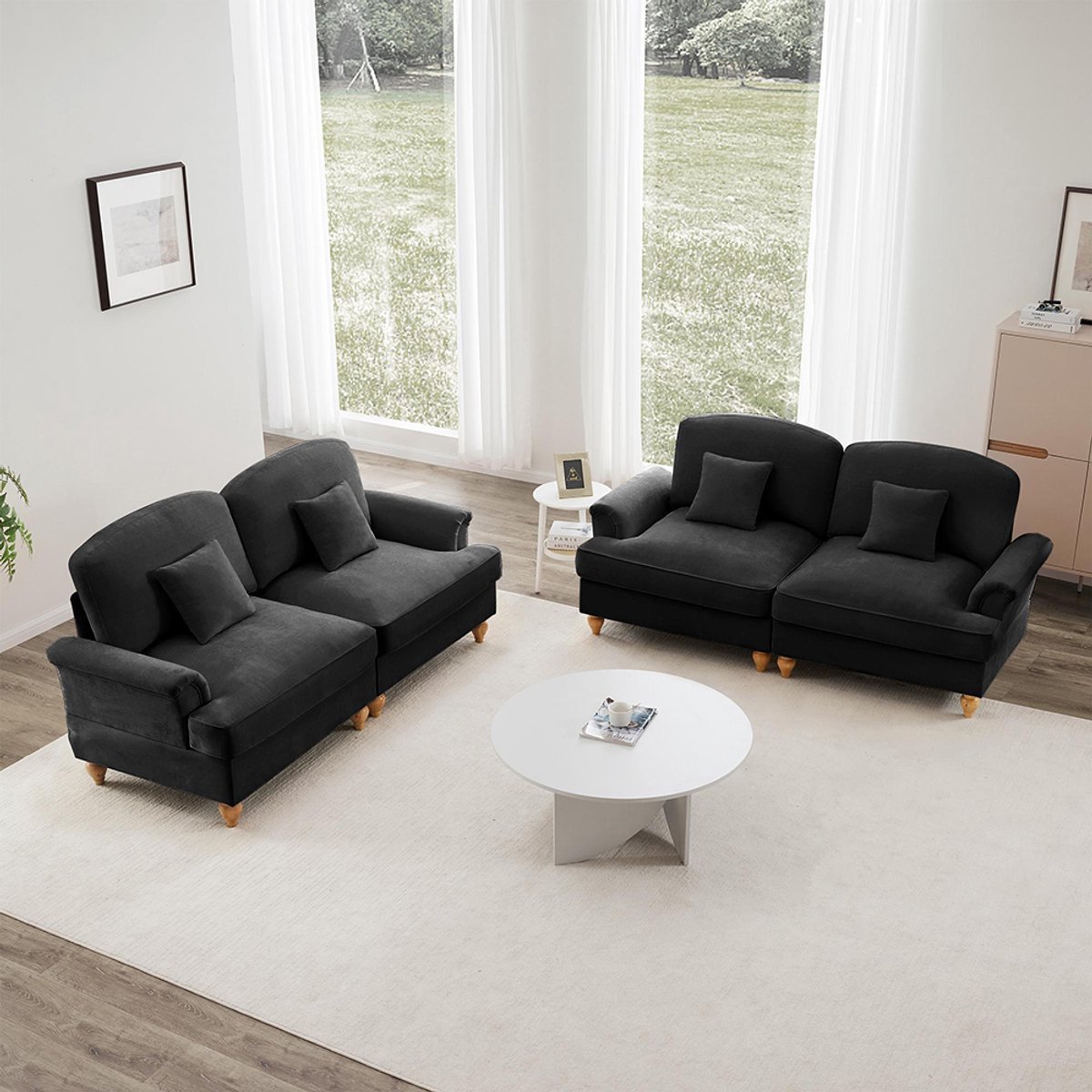 Pugsdrly Elegante L-vormige 2-zitsbank in chenille in mid-century stijl met uitlopende armleuningen, afneembare rok met ruches, taps toelopende poten en verplaatsbare poef, zwart